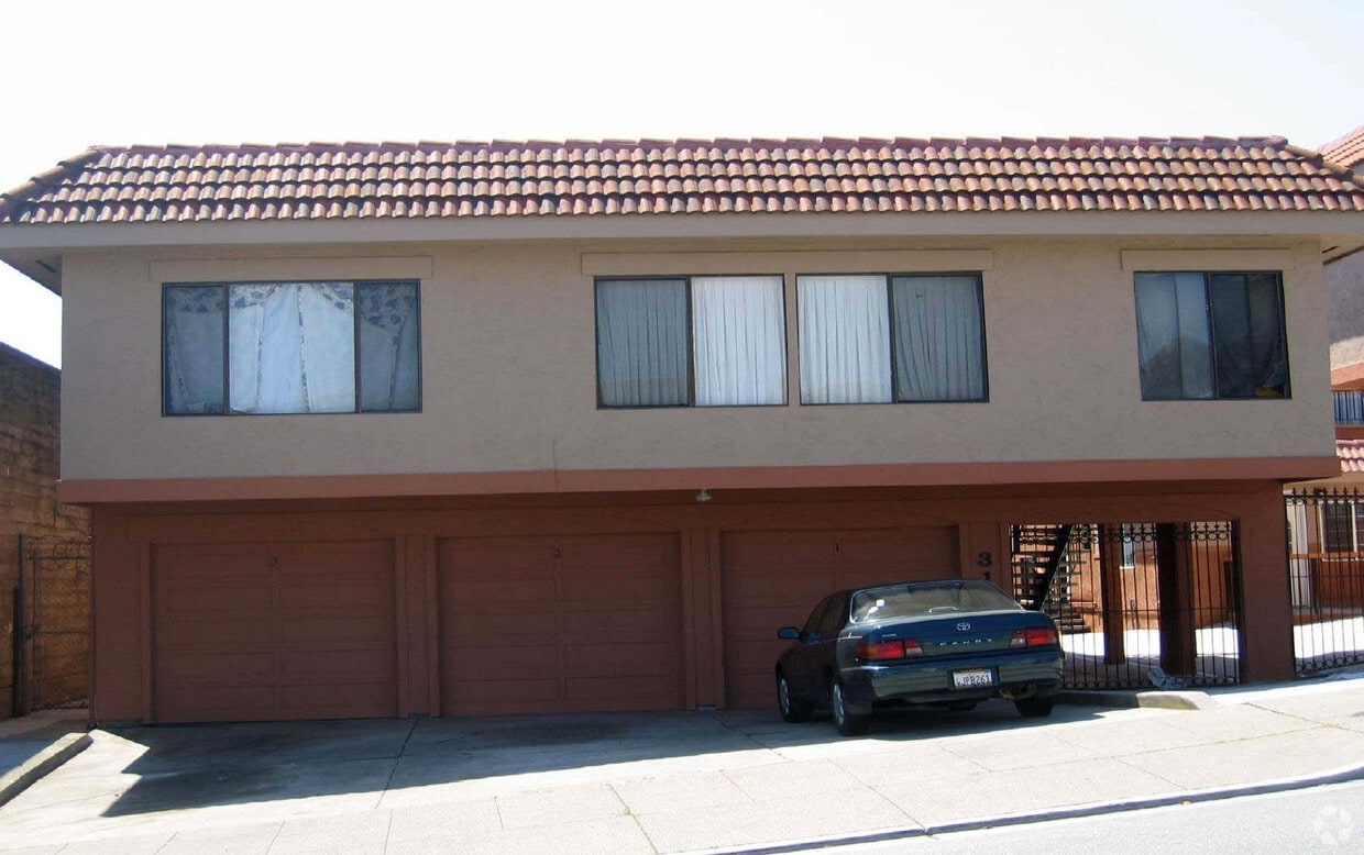 Building Photo - 317 Commercial Ave