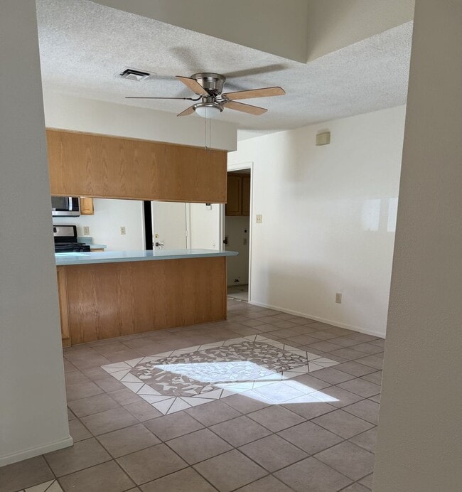 Building Photo - Sunset Mesa Townhouse for Rent