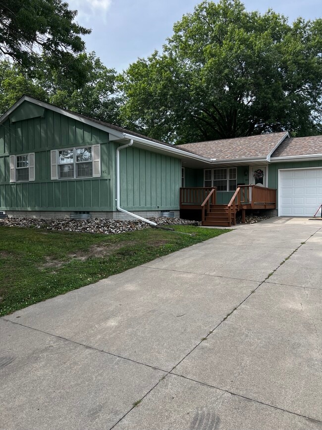 Building Photo - 103 W Golf Ave