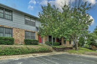 Building Photo - 1411 Gracy Farms Ln