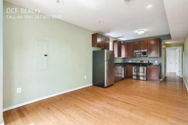 Building Photo - 5035 Walton Ave
