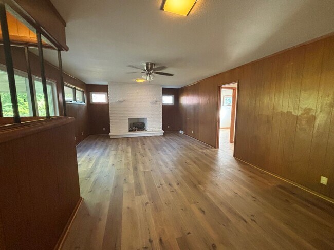 Foto del edificio - 4408 Vesta Dr