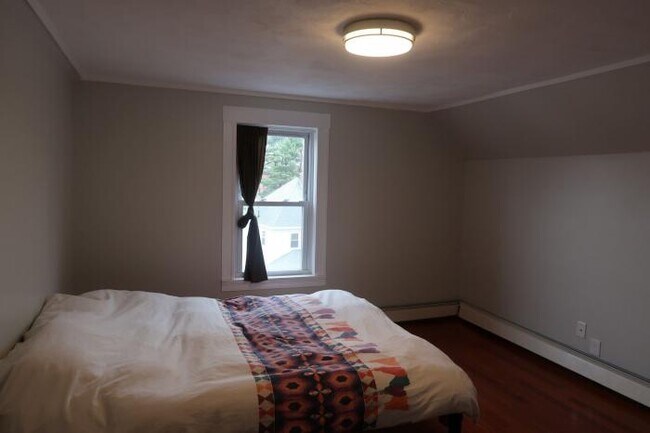 Building Photo - 3 bedroom in Wakefield MA 01880