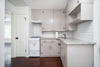 Building Photo - 1911 Forest Hill Blvd