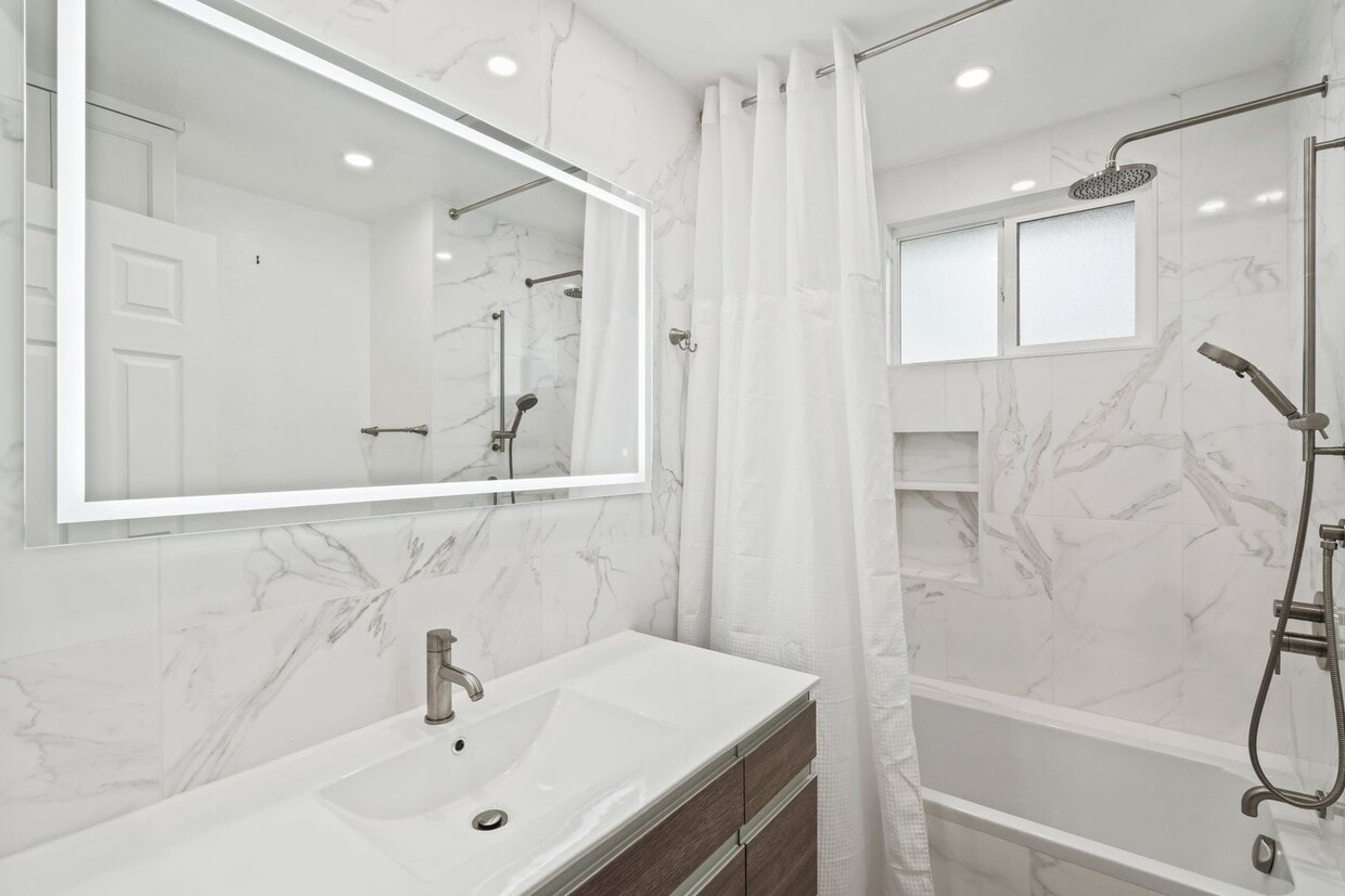 Primary Photo - POOL PARADISE IN A COVETED NEIGHBORHOOD STYLISH UPGRADES | EXTREME CONVENIENCE