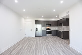 2BR, 2BA-1086 SF - The Luxe Residential