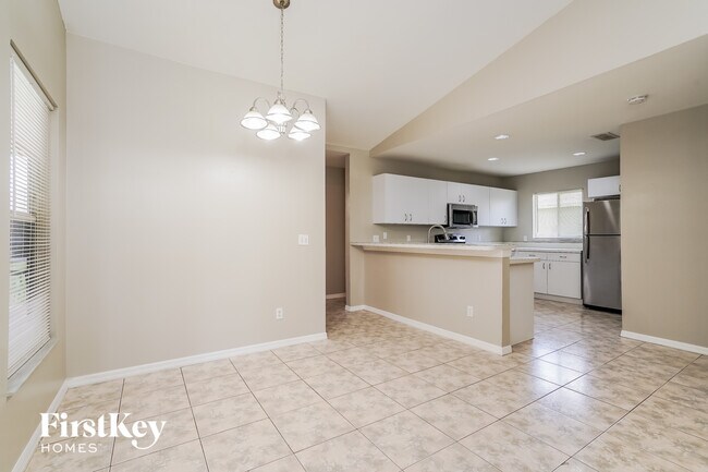 Foto del edificio - 8381 Bahamas Rd