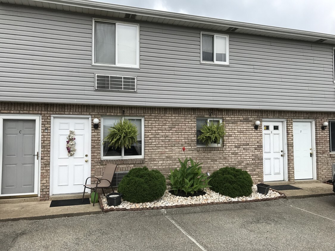 10 Bethel Rd, Irwin, PA 15642 Apartments in Irwin, PA