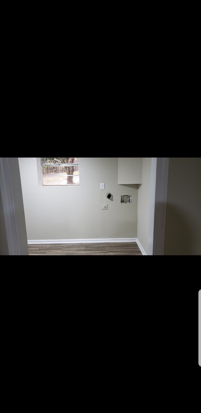 Laundry room - 2990 Sandy Ln SE