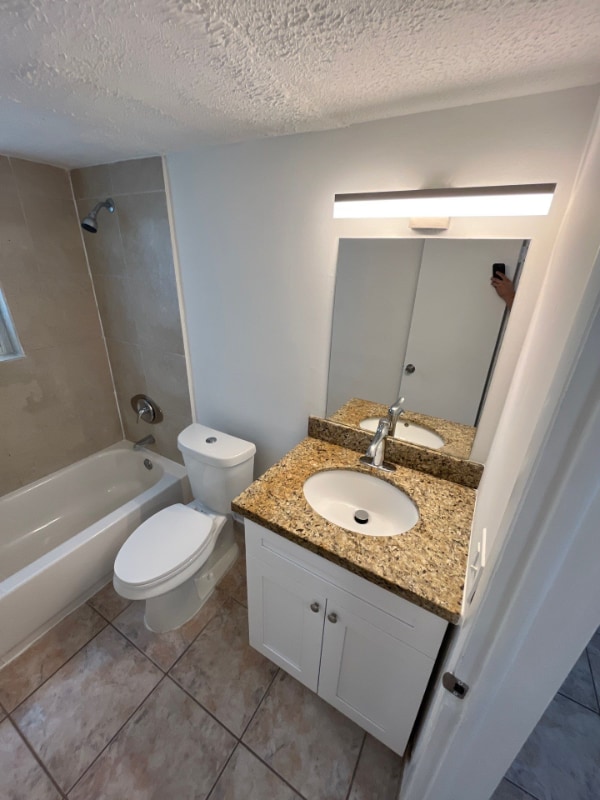 Photo - 717 NE 10th Ave Apartment