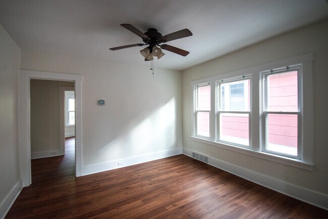 Fotografía del edificio - 25 Sterling Ave