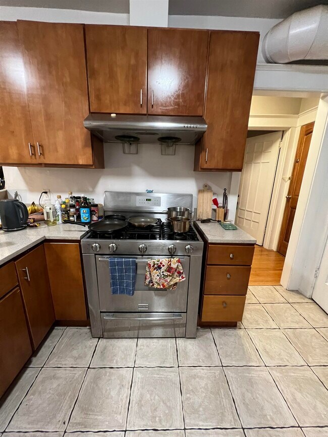 Foto del edificio - 2214 Durant Ave