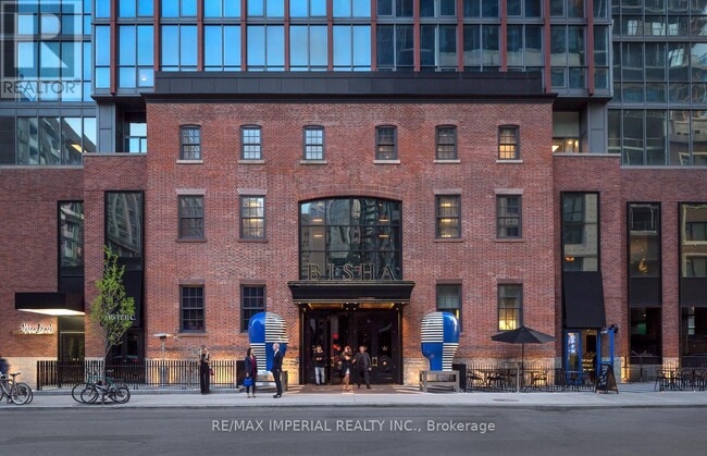 Building Photo - 88 Blue Jays Way