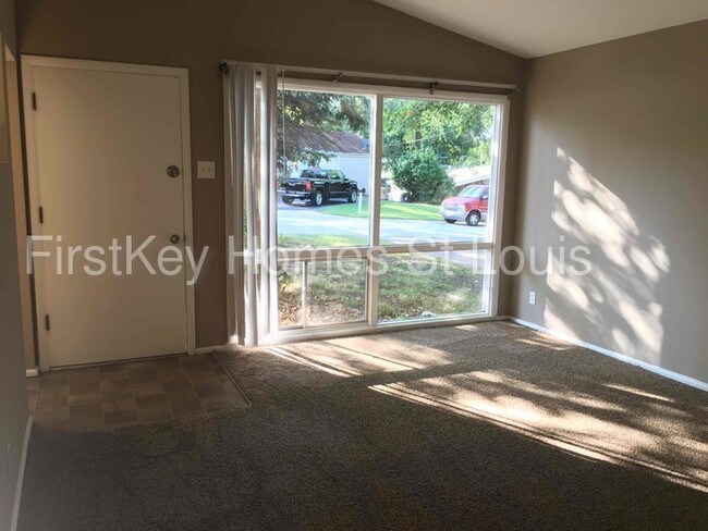 Foto del edificio - 103 Young Dr