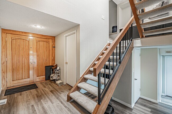 Foto del edificio - 3BD, 2.5BA Arapahoe Lake Park Townhome Nea...