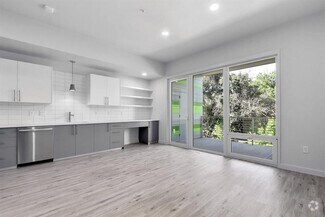 Building Photo - 4004 Banister Ln