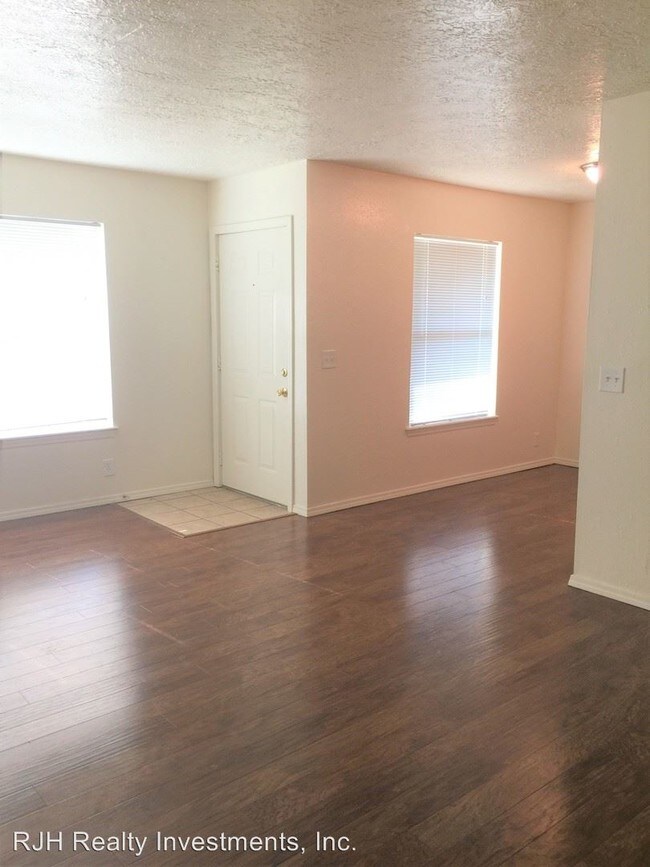 Building Photo - 1308 Glen Oaks Ct