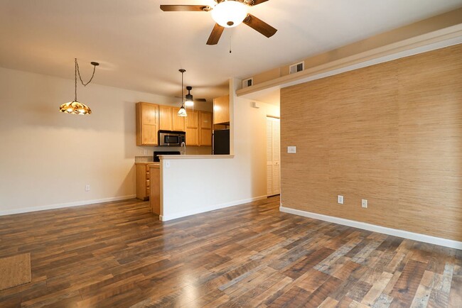 Foto del edificio - Updated 2 Bedroom Apartment in Windsor