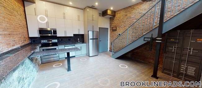 Foto del edificio - 1028a Commonwealth Ave