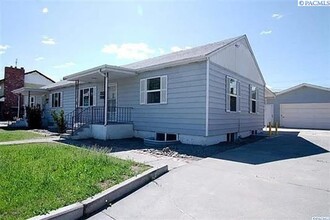 Building Photo - 1331 Farrell Ln