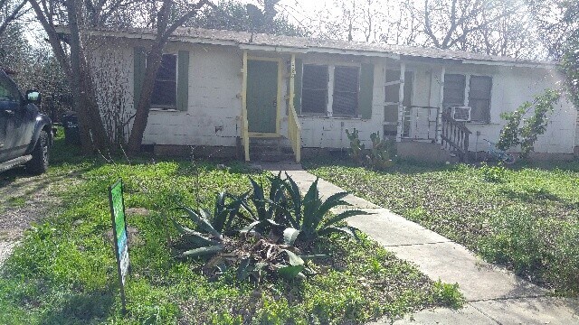 Building Photo - 1028 Haynes St