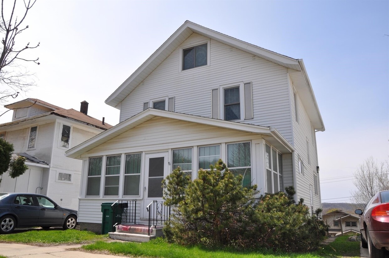 Primary Photo - 614 N 5th St