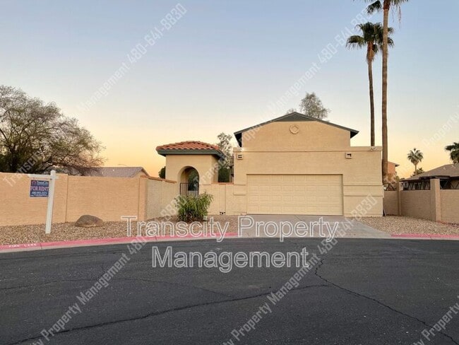 Photo - 630 E Jensen St House