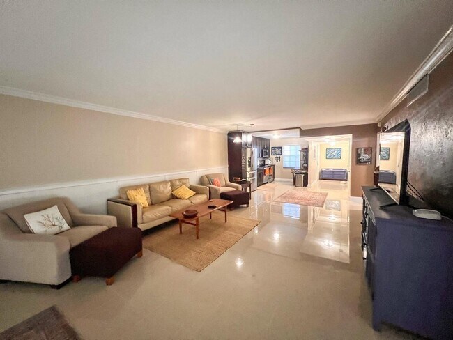 Foto del edificio - 605 Oaks Dr