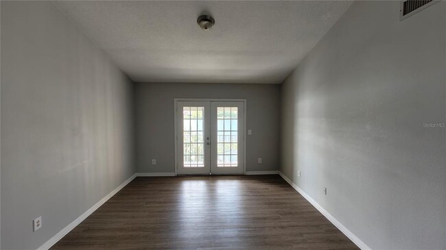 Foto del edificio - 145 N Pearl Lake Causeway