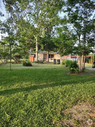 Building Photo - 2090 FM 1094