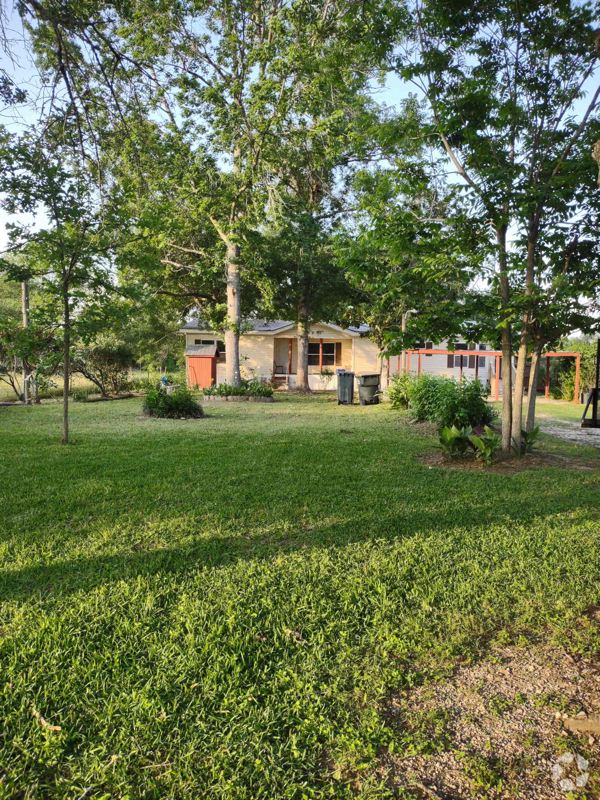 Building Photo - 2090 FM 1094