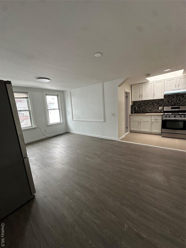 Foto del edificio - 33-24 89th St