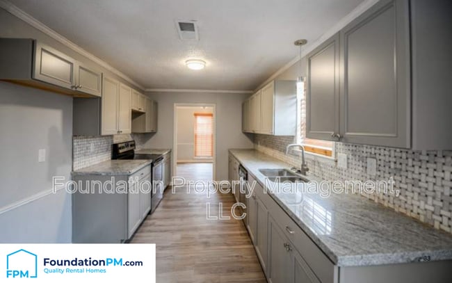 Building Photo - 411 Plum Point Pl