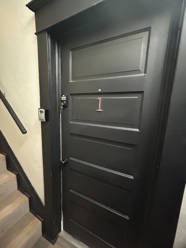 Photo - 859 S Grn St Apartment