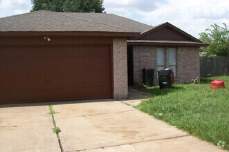 Building Photo - 10526 Crescent Moon Dr