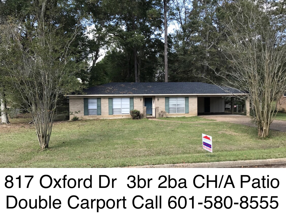 817 Oxford Dr. 3br 2ba Central Heat and Air, Stove, Refrigerator, and Dishwasher, Ceramic Tile - 817 Oxford Dr