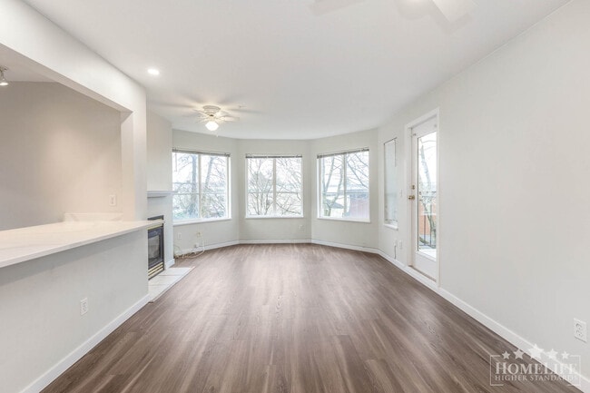 Building Photo - Spacious 2 Bedroom Home at College Court in Central Langley