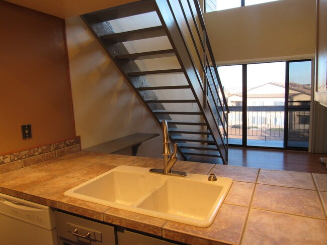 Foto del edificio - 4896 S Dudley St