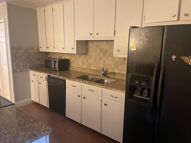 Foto del edificio - Close to South Alabama 3/2 Single Car Garage