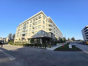 Building Photo - 15738-15785 85 Ave