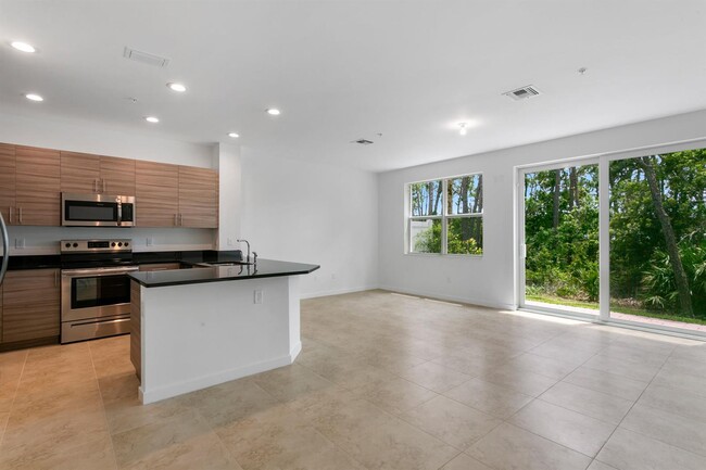 Building Photo - 6176 Portofino Cir
