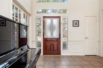 Building Photo - 22007 Crossbrook Dr