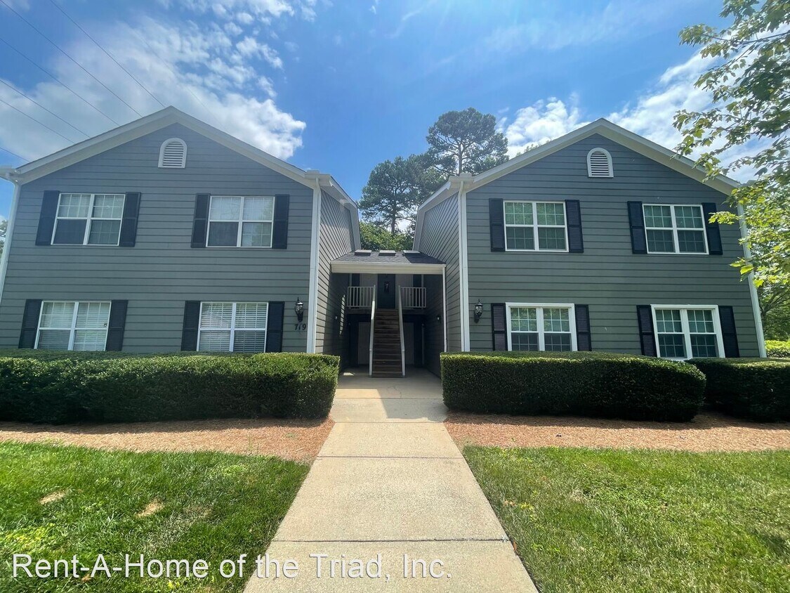 Primary Photo - 2 br, 2 bath House - 719-D Shelby Drive
