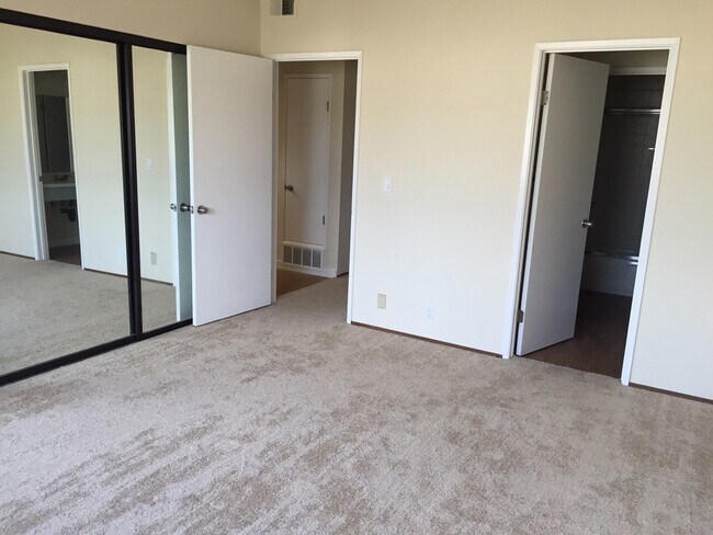 Building Photo - 2 Bedroom Condo Near Apple with Cupertino ...