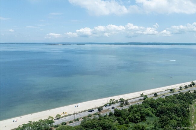 Foto del edificio - 795 Pine Tree Rd