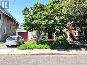Building Photo - 182 Lebreton St N