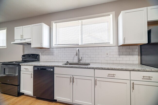 Foto del edificio - Updated 3 Bedroom Home for Rent! Large Yar...