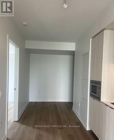 Building Photo - 3009-3009 Novar Rd