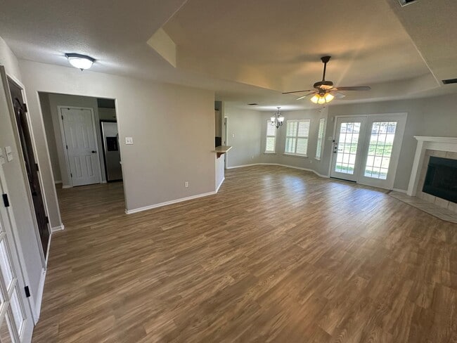 Building Photo - 3104 Valley Oaks Cir