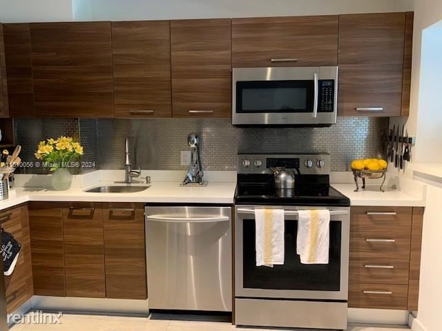 Foto del edificio - 3 br, 3 bath House - 6811 SW 52nd St
